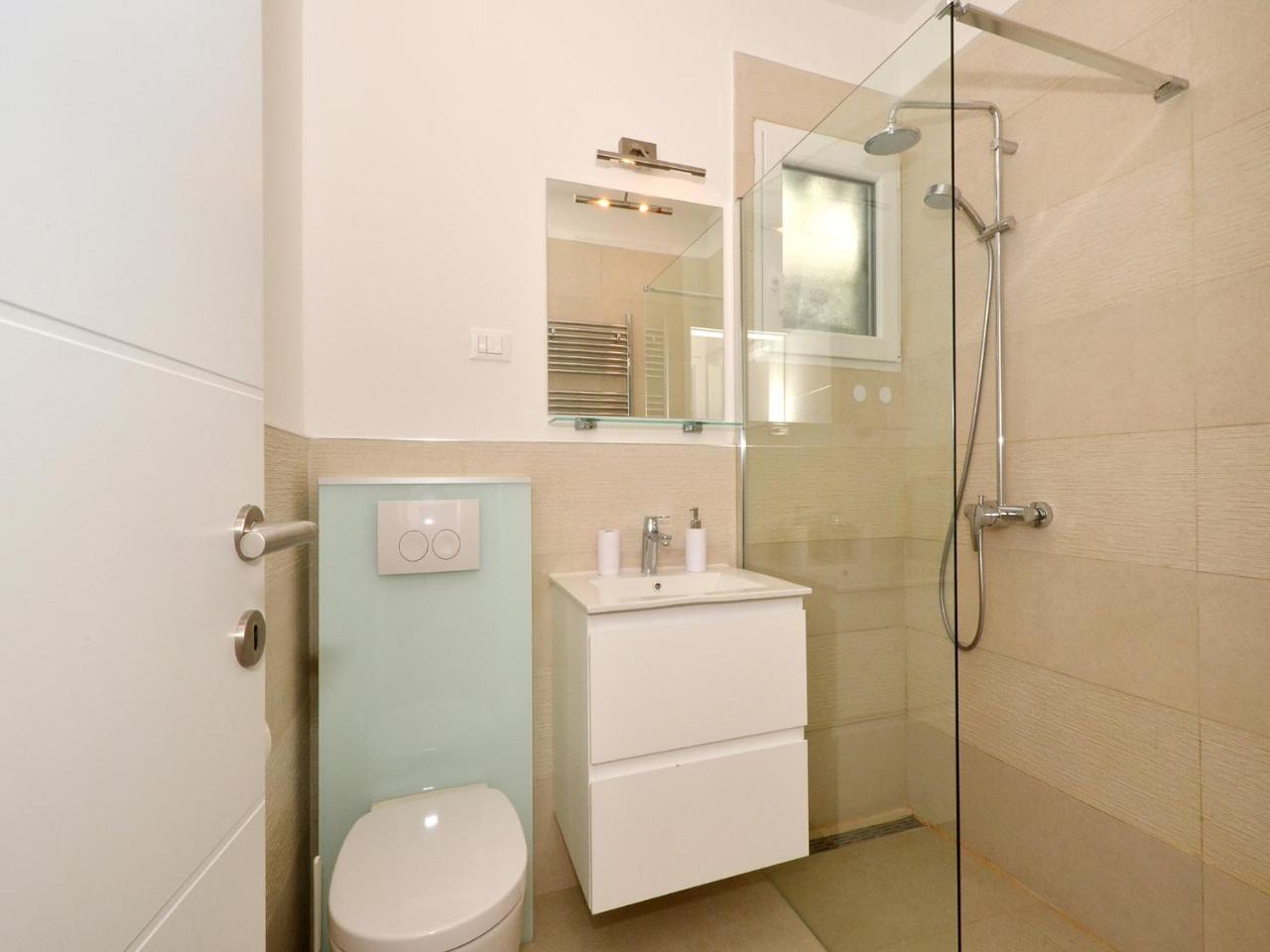 Apartments Nera Podstrana Luaran gambar