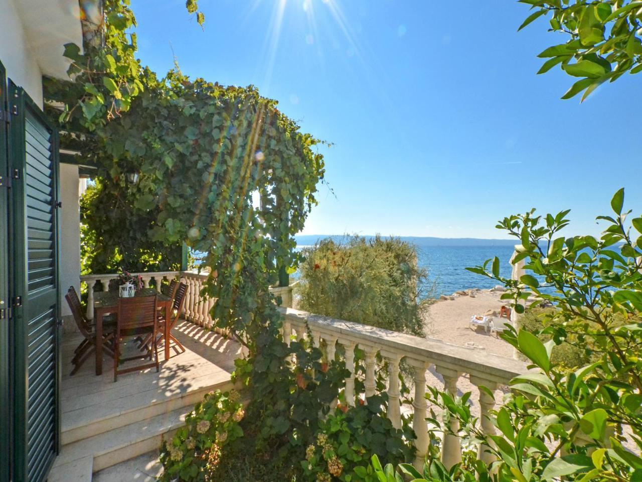 Apartments Nera Podstrana Luaran gambar