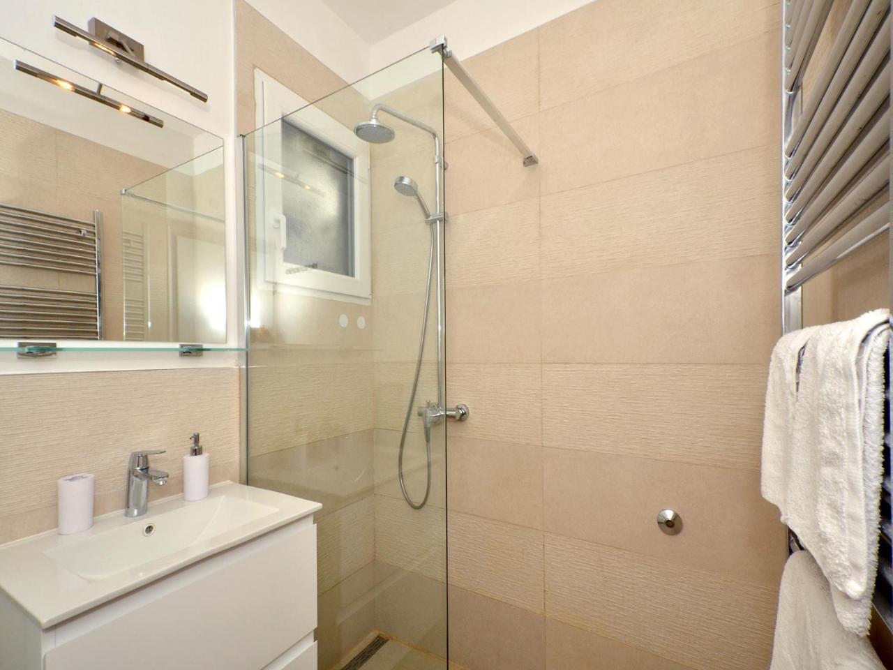 Apartments Nera Podstrana Luaran gambar