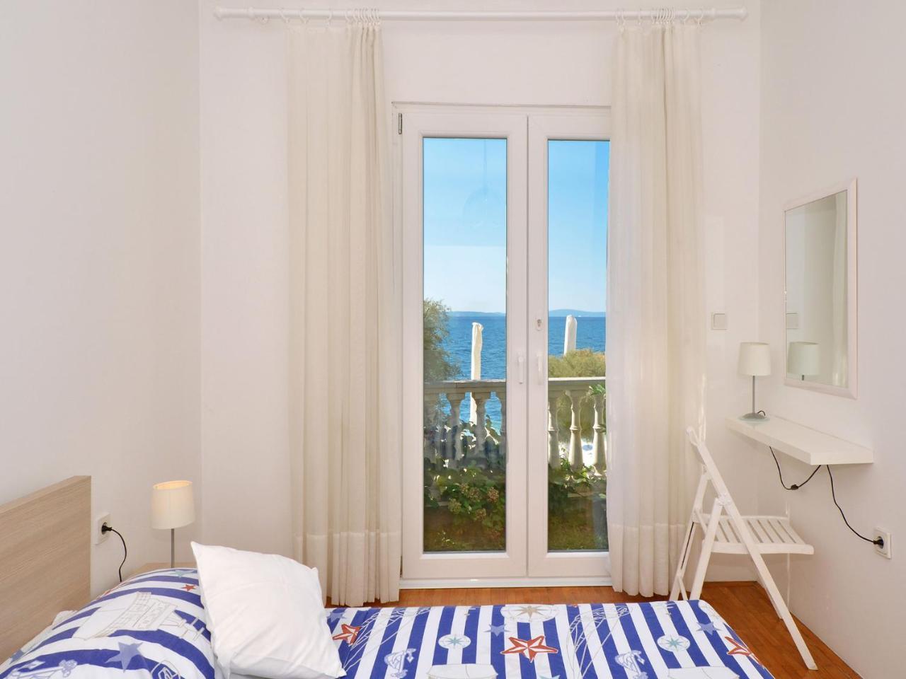 Apartments Nera Podstrana Luaran gambar