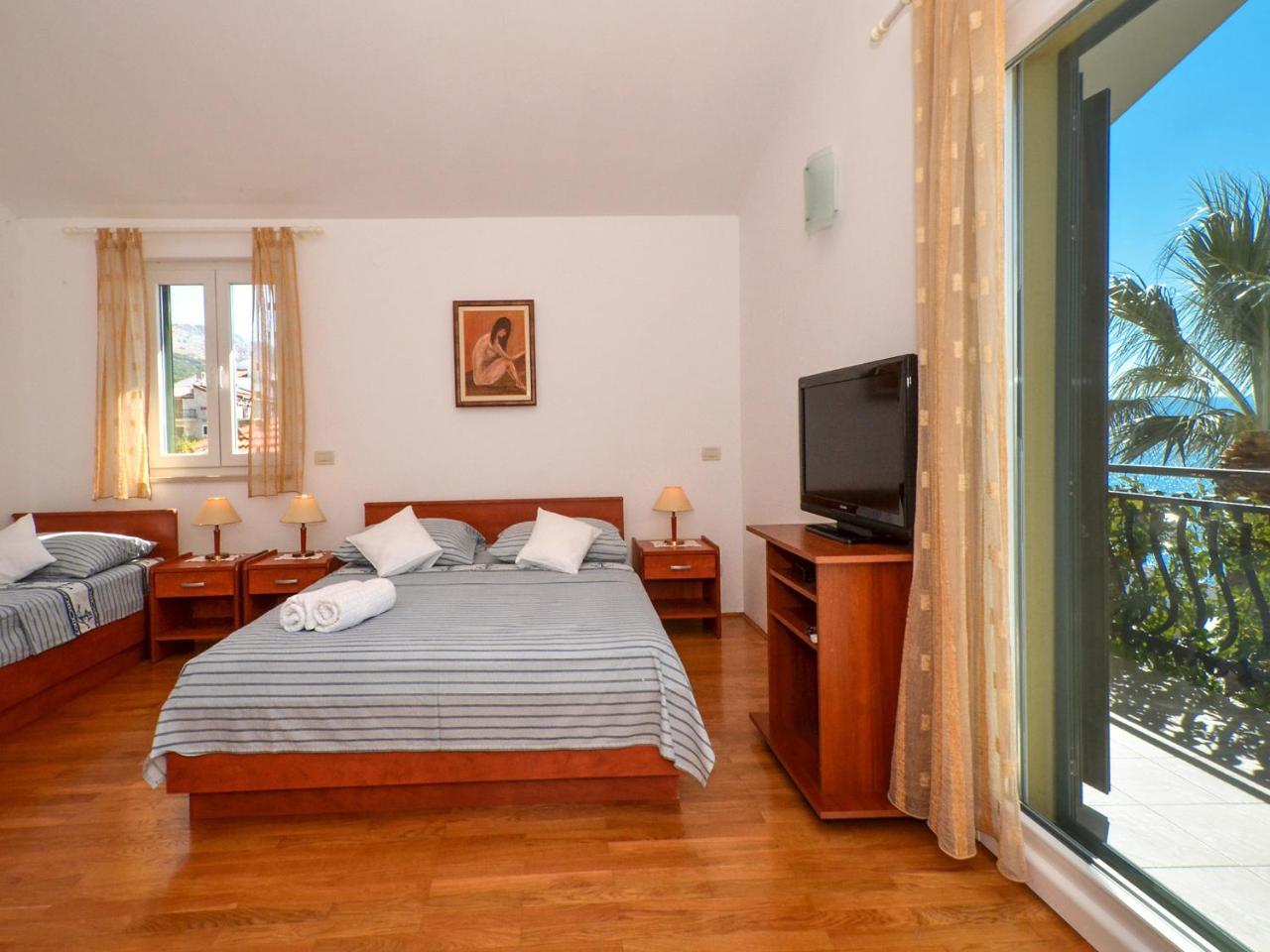 Apartments Nera Podstrana Luaran gambar