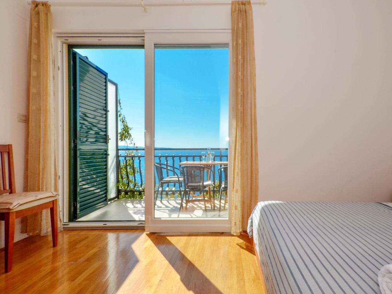 Apartments Nera Podstrana Luaran gambar