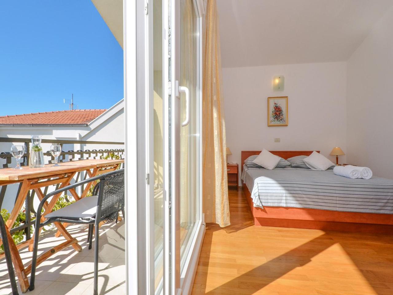 Apartments Nera Podstrana Luaran gambar