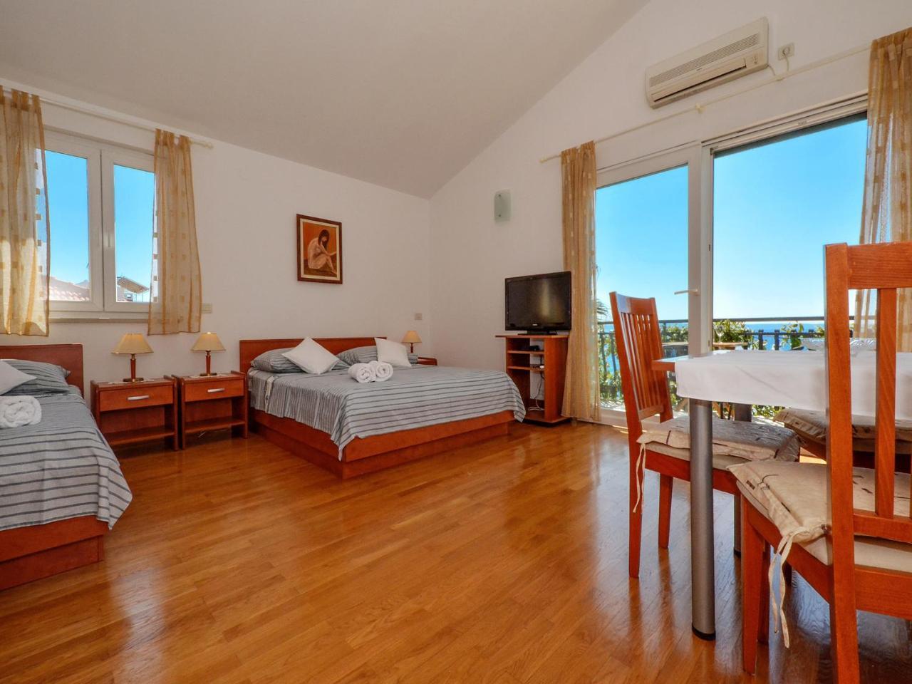 Apartments Nera Podstrana Luaran gambar