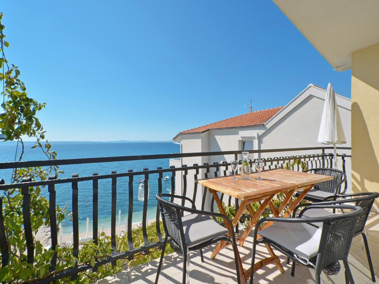 Apartments Nera Podstrana Luaran gambar