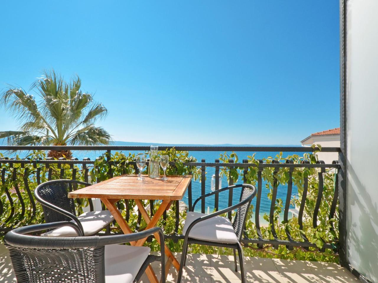 Apartments Nera Podstrana Luaran gambar