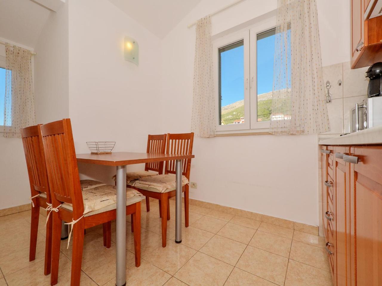 Apartments Nera Podstrana Luaran gambar