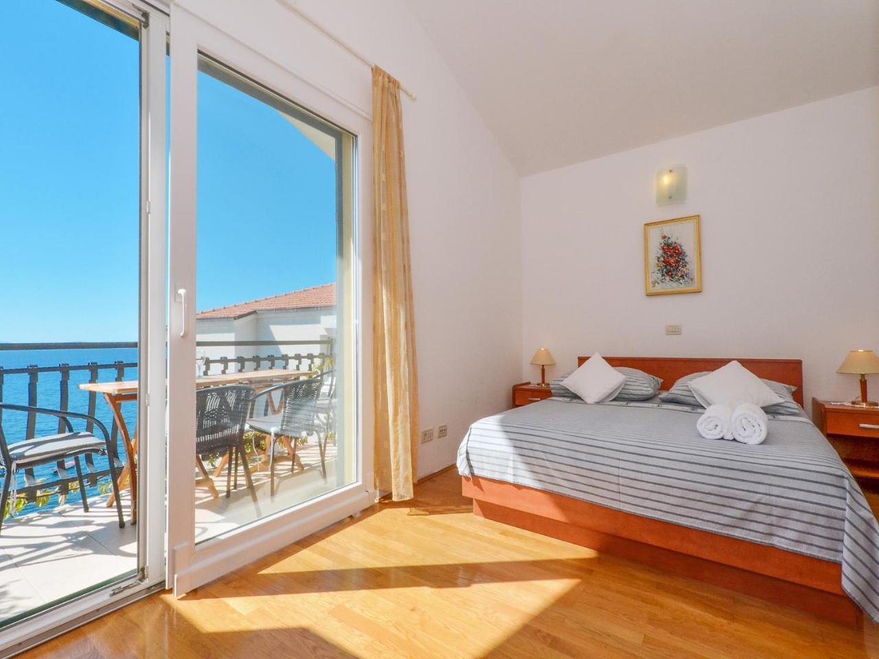 Apartments Nera Podstrana Luaran gambar