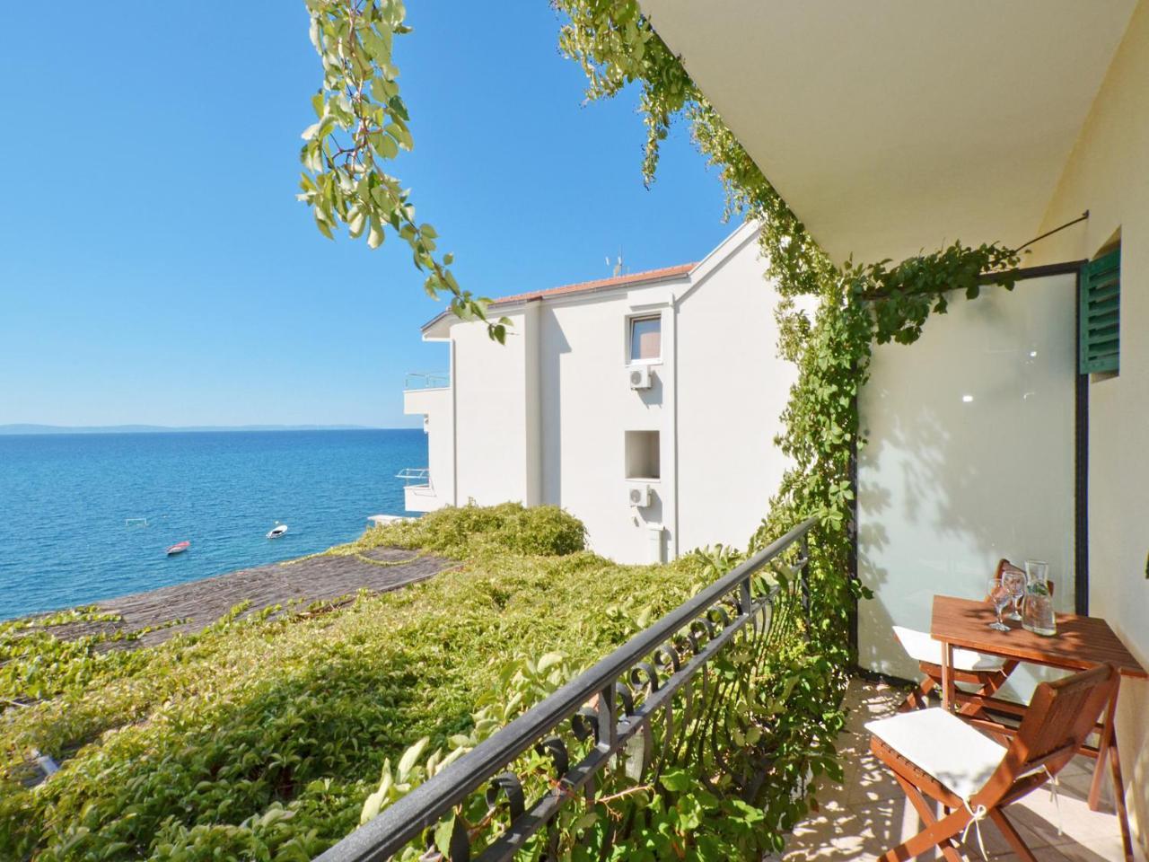 Apartments Nera Podstrana Luaran gambar