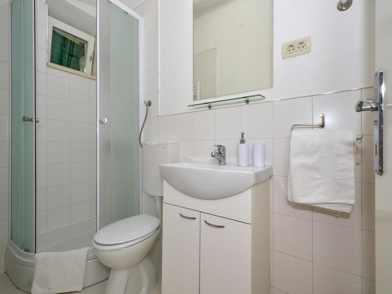 Apartments Nera Podstrana Luaran gambar